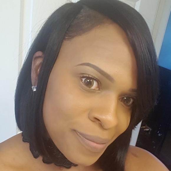 Meet your Posher, Stephanie - Picture 1 of 1